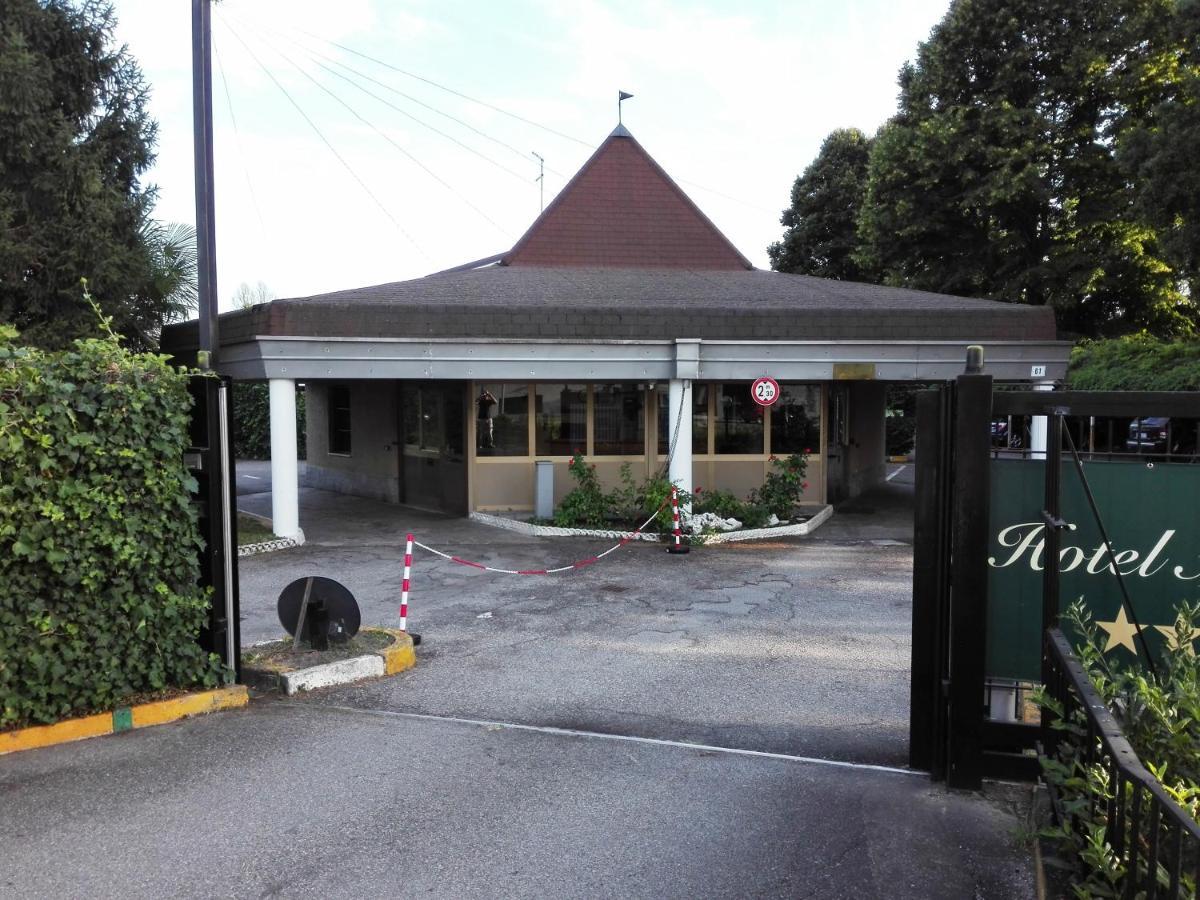 Hotel Motel Est Peschiera Borromeo Exteriér fotografie