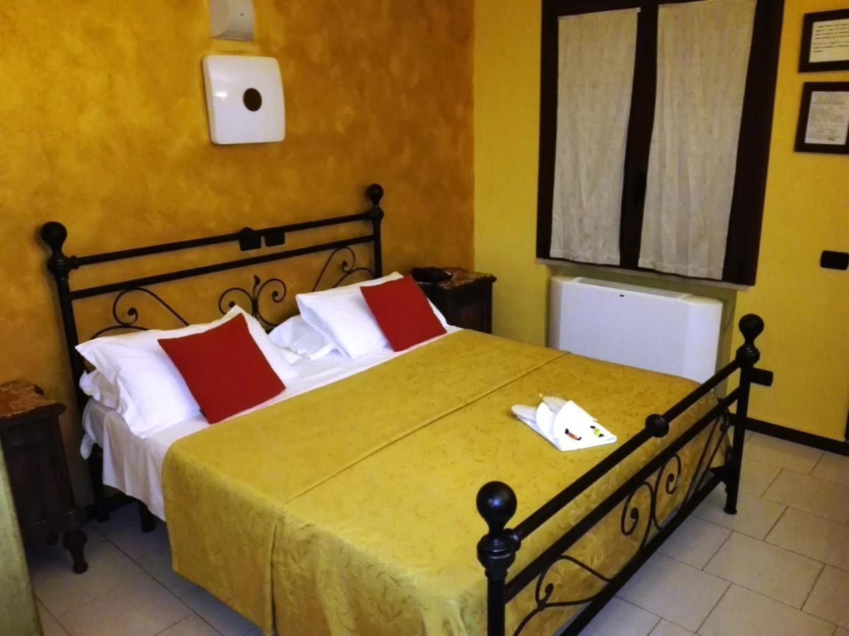 Hotel Motel Est Peschiera Borromeo Exteriér fotografie