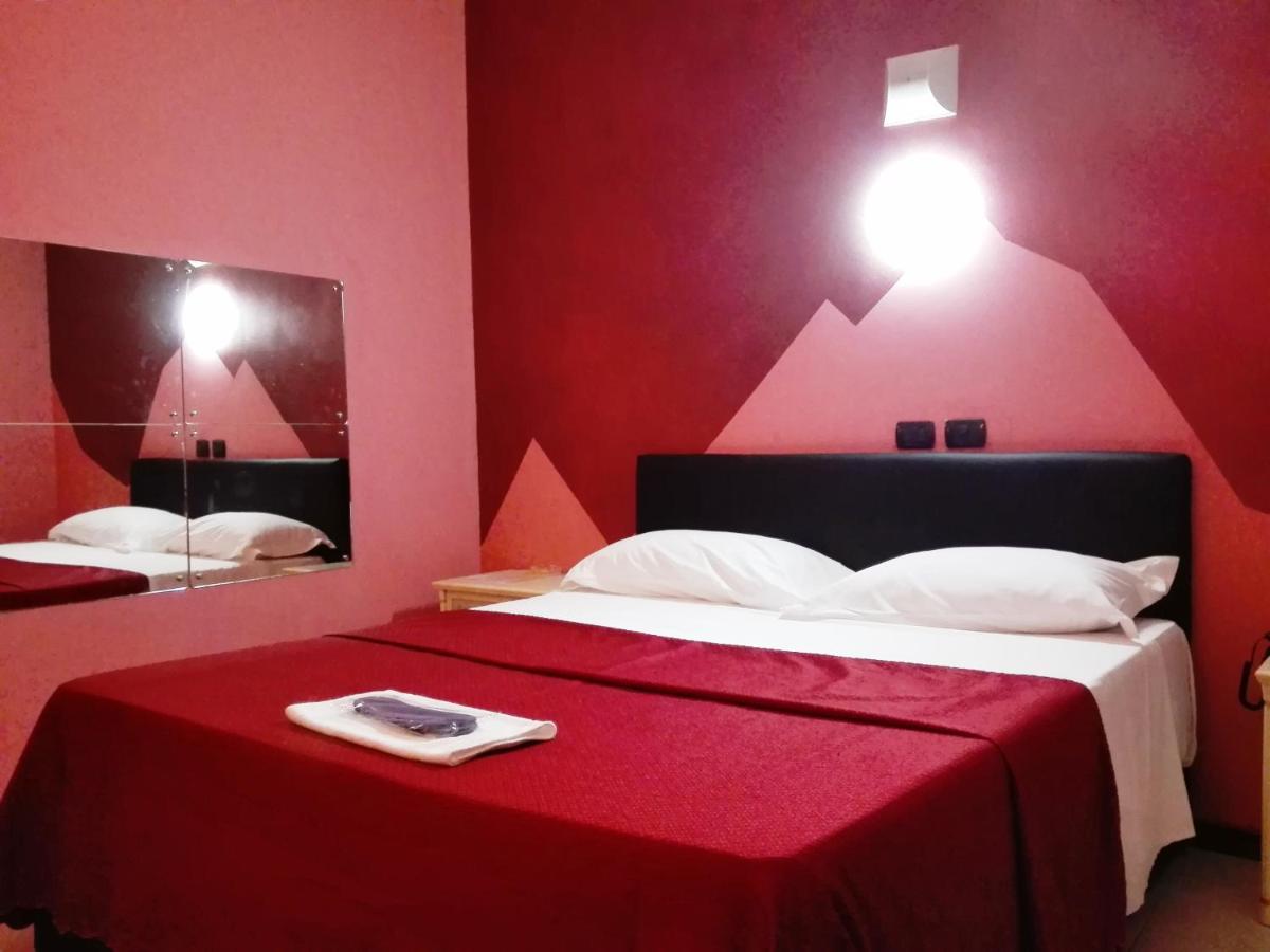Hotel Motel Est Peschiera Borromeo Exteriér fotografie